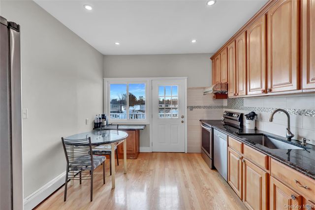 40 Scholar Lane, Commack, NY 11725