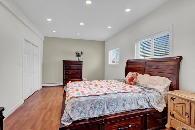 40 Scholar Lane, Commack, NY 11725