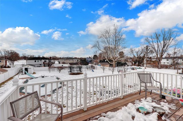 40 Scholar Lane, Commack, NY 11725