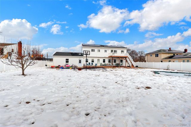 40 Scholar Lane, Commack, NY 11725