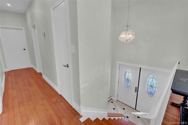 40 Scholar Lane, Commack, NY 11725