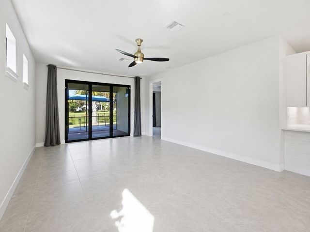 4348 Beauty Leaf Circle, Vero Beach, FL 32967