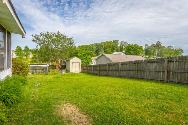 1092 Harvest Knoll Lane, Soddy Daisy, TN 37379