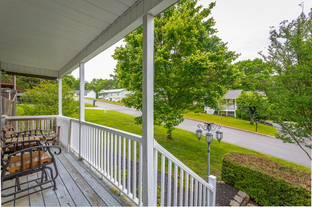 1092 Harvest Knoll Lane, Soddy Daisy, TN 37379