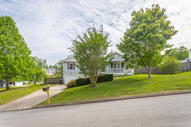 1092 Harvest Knoll Lane, Soddy Daisy, TN 37379
