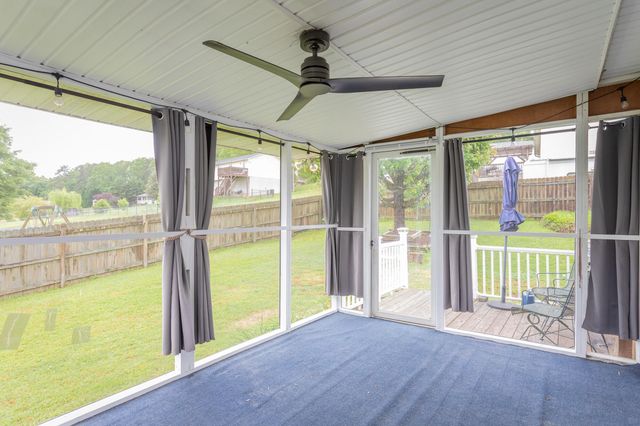 1092 Harvest Knoll Lane, Soddy Daisy, TN 37379