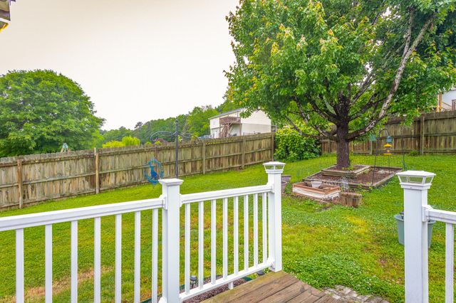 1092 Harvest Knoll Lane, Soddy Daisy, TN 37379