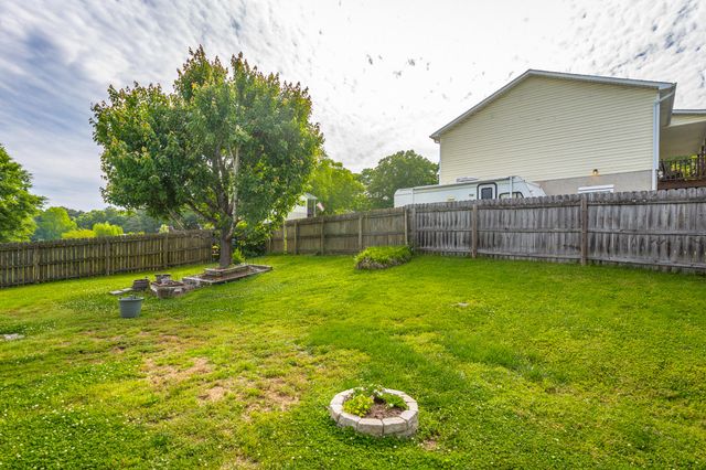 1092 Harvest Knoll Lane, Soddy Daisy, TN 37379