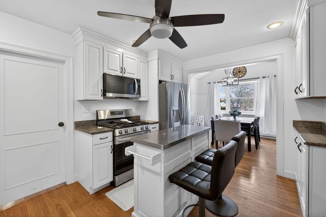 54 Oakwood Ave, Billerica, MA 01821