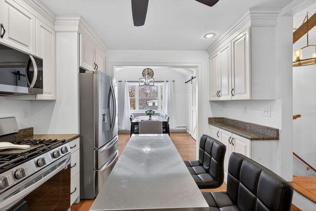 54 Oakwood Ave, Billerica, MA 01821