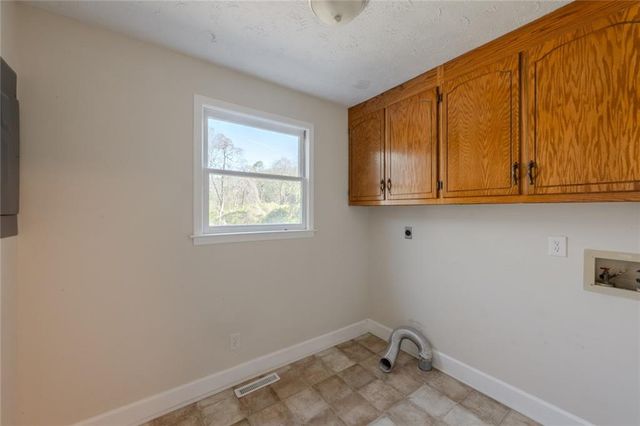 35 Blackfoot Trail SW, Cartersville, GA 30120