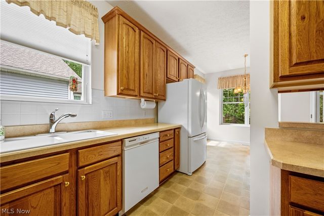 1990 Buckingham Drive, Avon, OH 44011