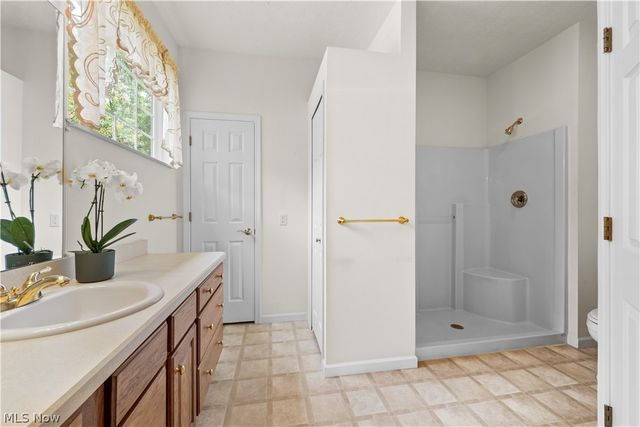 1990 Buckingham Drive, Avon, OH 44011