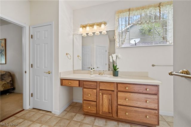 1990 Buckingham Drive, Avon, OH 44011