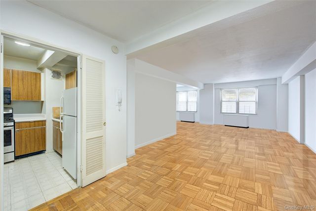 107-40 Queens Boulevard 4M, Forest Hills, NY 11375