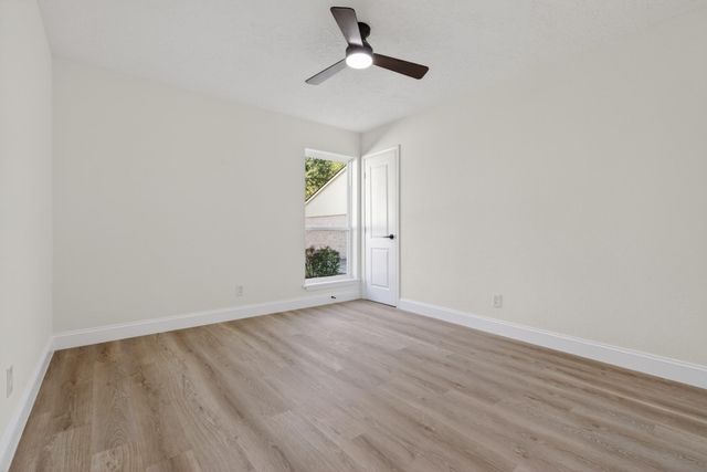 6207 Rollingbrook Drive, Houston, TX 77096