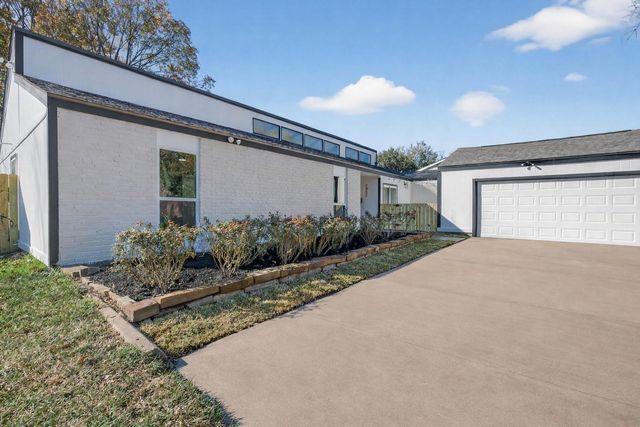 6207 Rollingbrook Drive, Houston, TX 77096