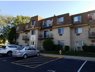 280 Shorewood Drive 1D, Glendale Heights, IL 60139