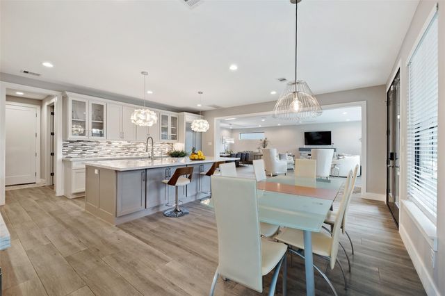 2928 Suffolk Drive, Houston, TX 77027