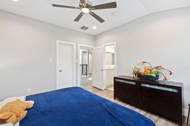 2928 Suffolk Drive, Houston, TX 77027