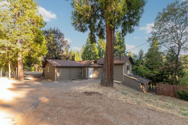4466 Eight Mile Rd, Camino, CA 95709