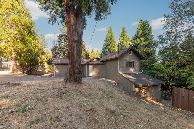 4466 Eight Mile Rd, Camino, CA 95709