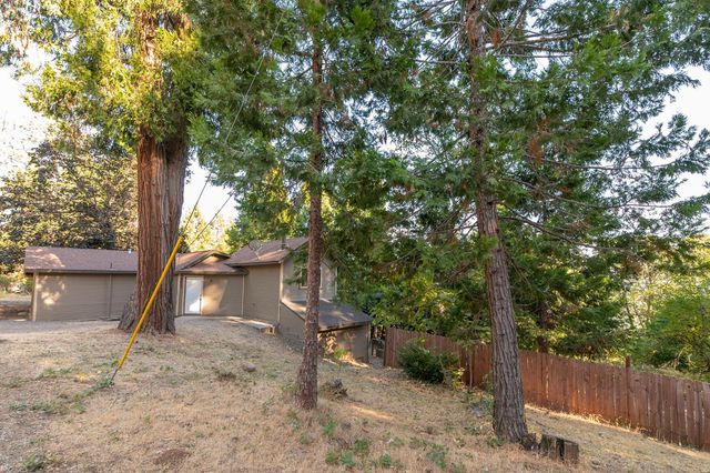 4466 Eight Mile Rd, Camino, CA 95709