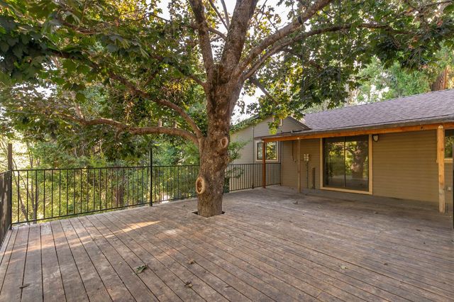 4466 Eight Mile Rd, Camino, CA 95709