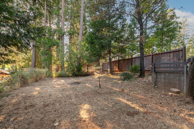 4466 Eight Mile Rd, Camino, CA 95709