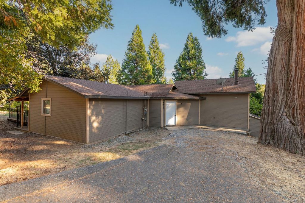 4466 Eight Mile Rd, Camino, CA 95709