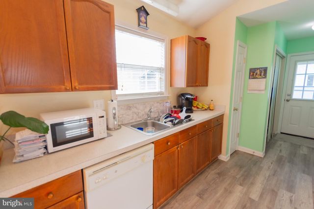 110 LIMITED DR, Ranson, WV 25438