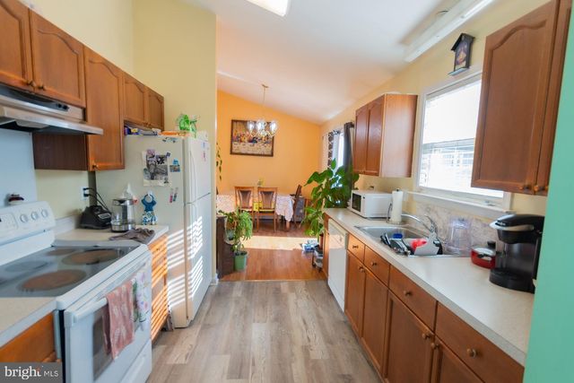 110 LIMITED DR, Ranson, WV 25438