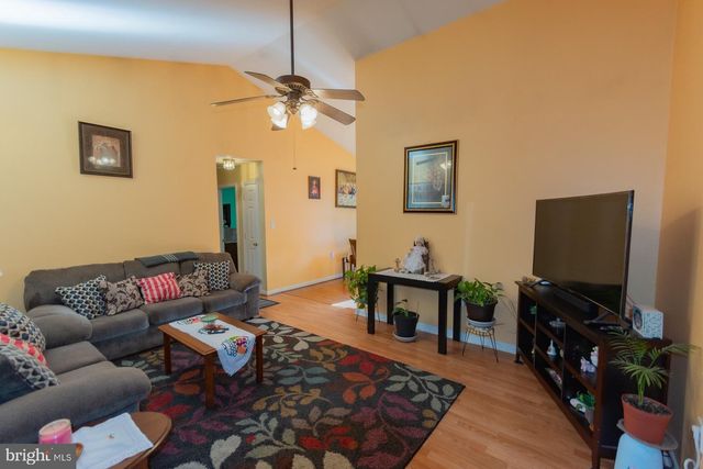 110 LIMITED DR, Ranson, WV 25438