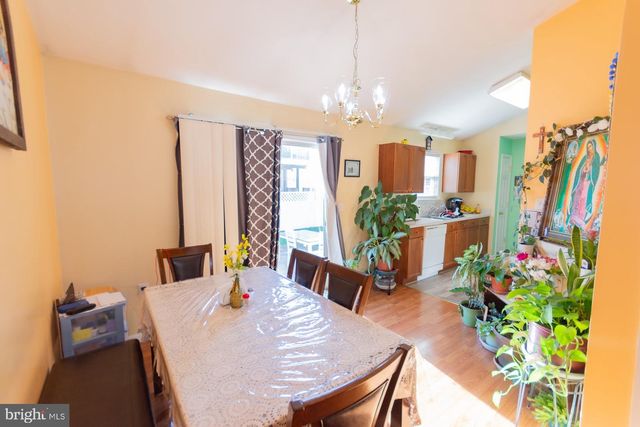110 LIMITED DR, Ranson, WV 25438