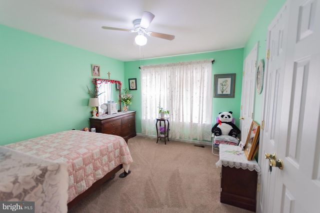 110 LIMITED DR, Ranson, WV 25438