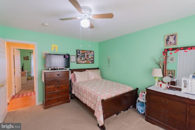 110 LIMITED DR, Ranson, WV 25438