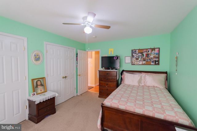 110 LIMITED DR, Ranson, WV 25438
