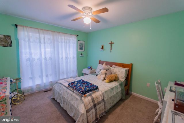 110 LIMITED DR, Ranson, WV 25438