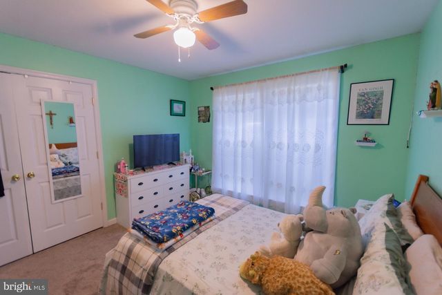 110 LIMITED DR, Ranson, WV 25438