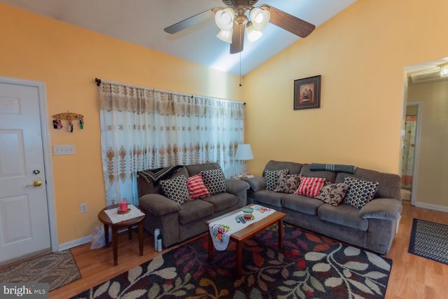 110 LIMITED DR, Ranson, WV 25438