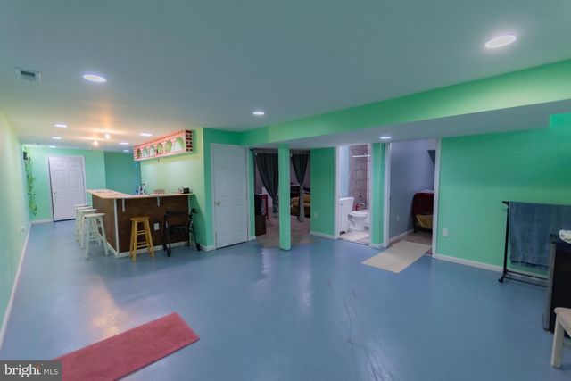 110 LIMITED DR, Ranson, WV 25438