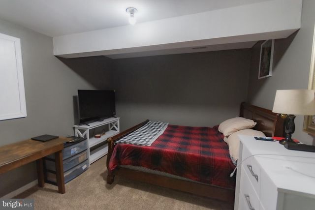 110 LIMITED DR, Ranson, WV 25438