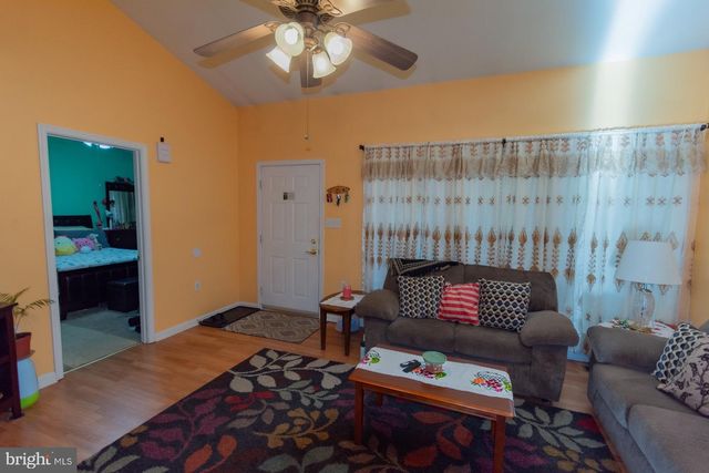 110 LIMITED DR, Ranson, WV 25438