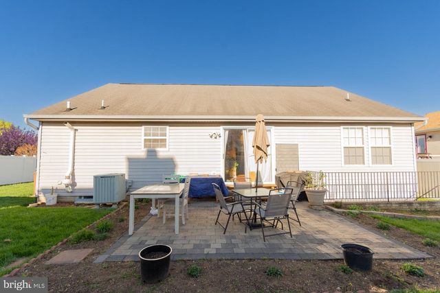 110 LIMITED DR, Ranson, WV 25438