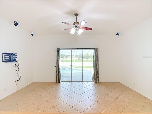 220 RONJA LANE, Valrico, FL 33594