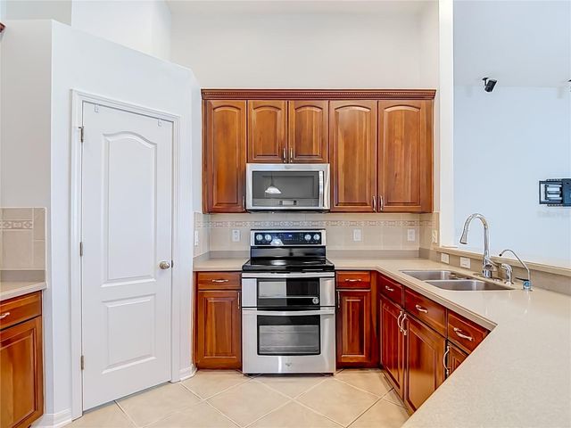 220 RONJA LANE, Valrico, FL 33594