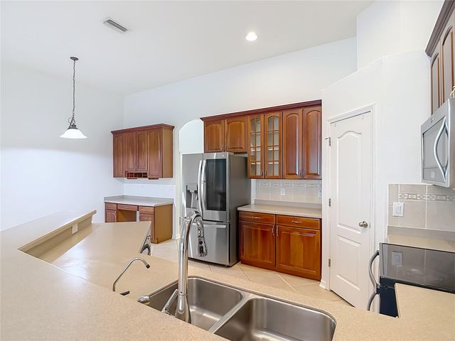 220 RONJA LANE, Valrico, FL 33594