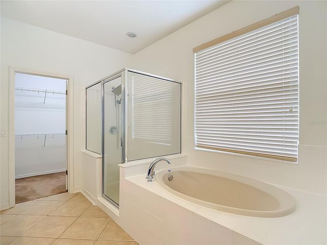 220 RONJA LANE, Valrico, FL 33594