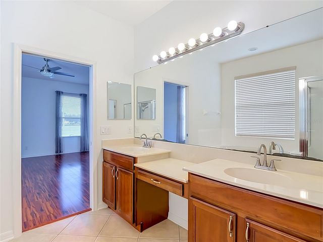 220 RONJA LANE, Valrico, FL 33594