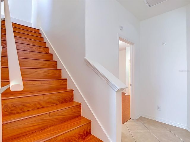 220 RONJA LANE, Valrico, FL 33594